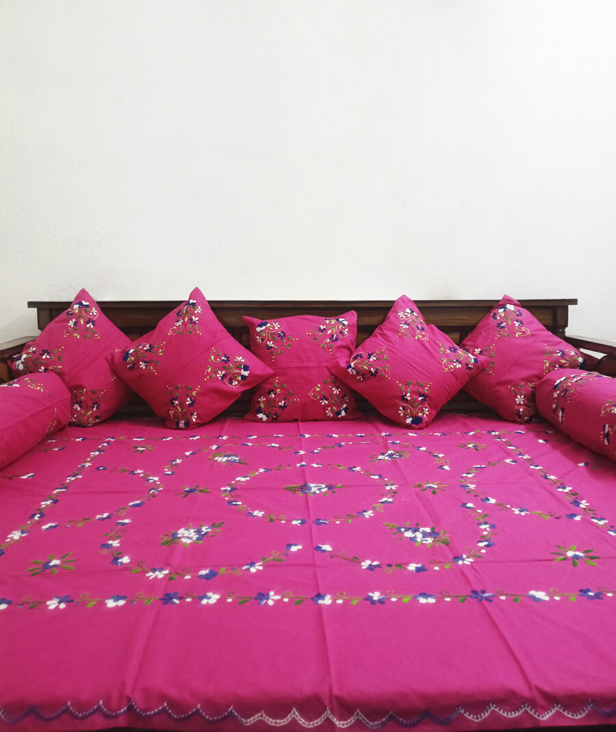 Tutli Putli Floral Handcrafted Designer Magenta Diwan Set