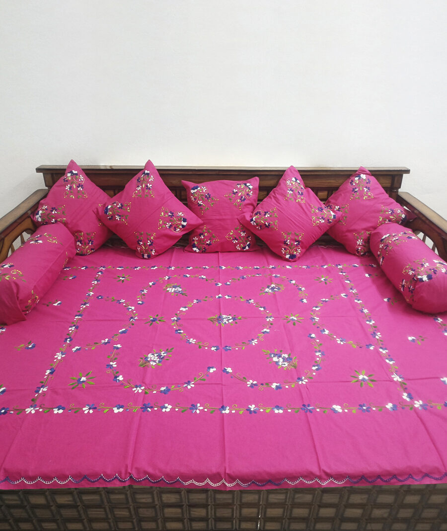 Tutli Putli Floral Handcrafted Designer Magenta Diwan Set - Image 3